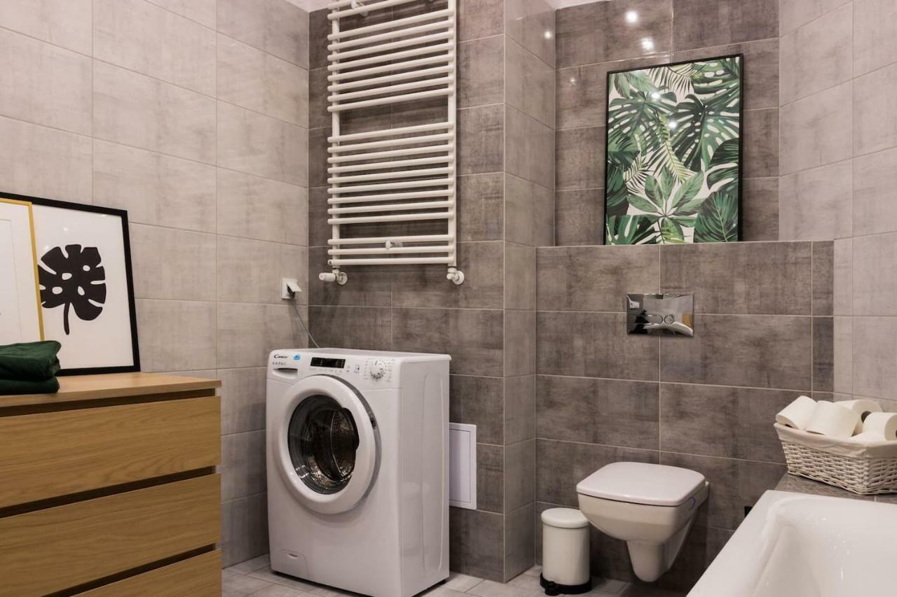 Jana Matejki Apartment